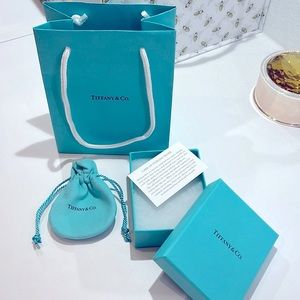 COPY - Tiffany & Co. Ring bag and box